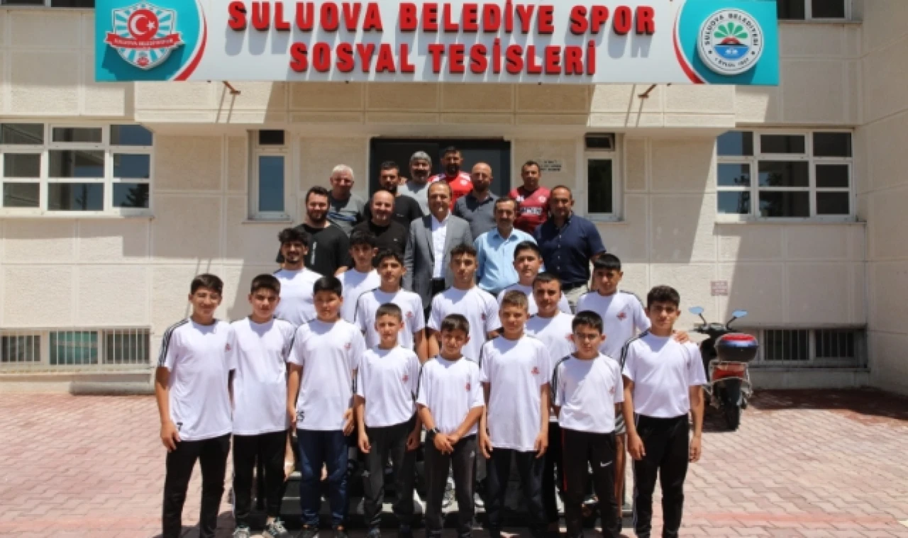 Güreş takımı karadeniz bölgesi yağlı güreş lig müsabakalarına yolcu edildi