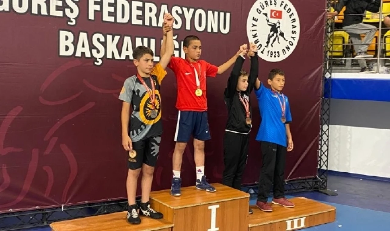 Güreşçi Beratcan Öztürk, Türkiye 3.'sü Oldu!