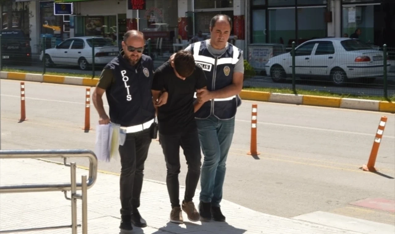 Kendisini Savcı Olarak Tanıtan Dolandırıcı Tutuklandı