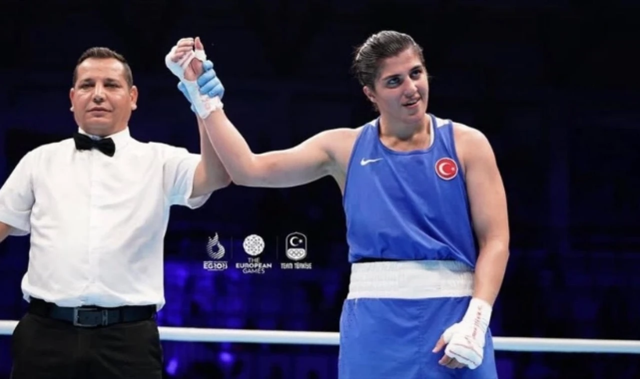 Milli boksör Busenaz Sürmeneli'den 3. Avrupa Oyunları'nda altın madalya