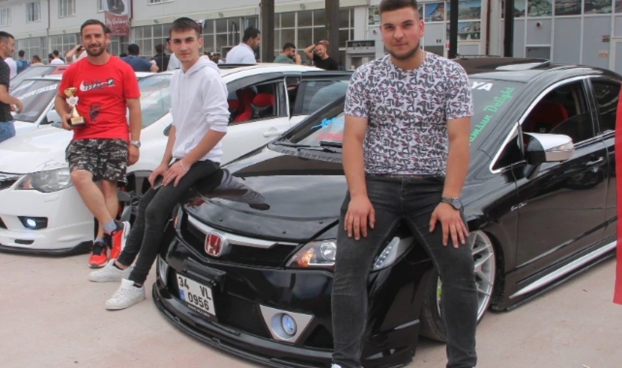 Modifiye araç tutkunları Amasya'da buluştu