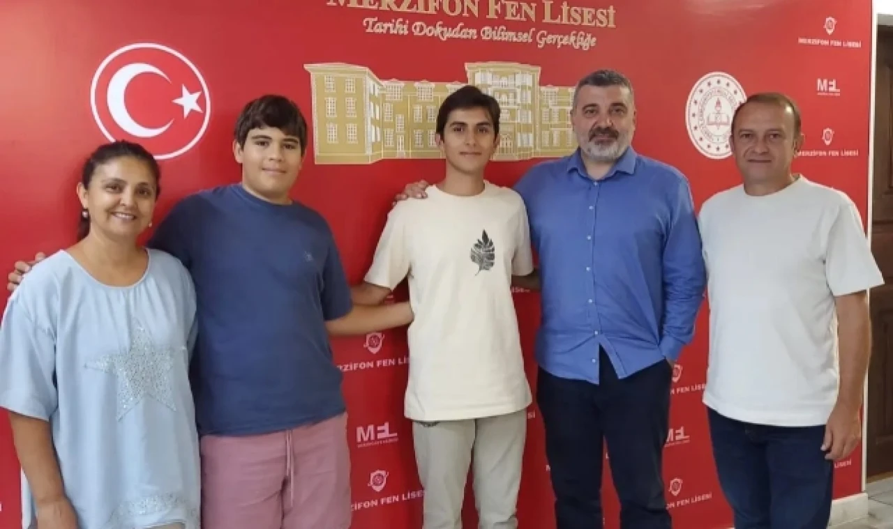 Okulunu Ziyaret Etti