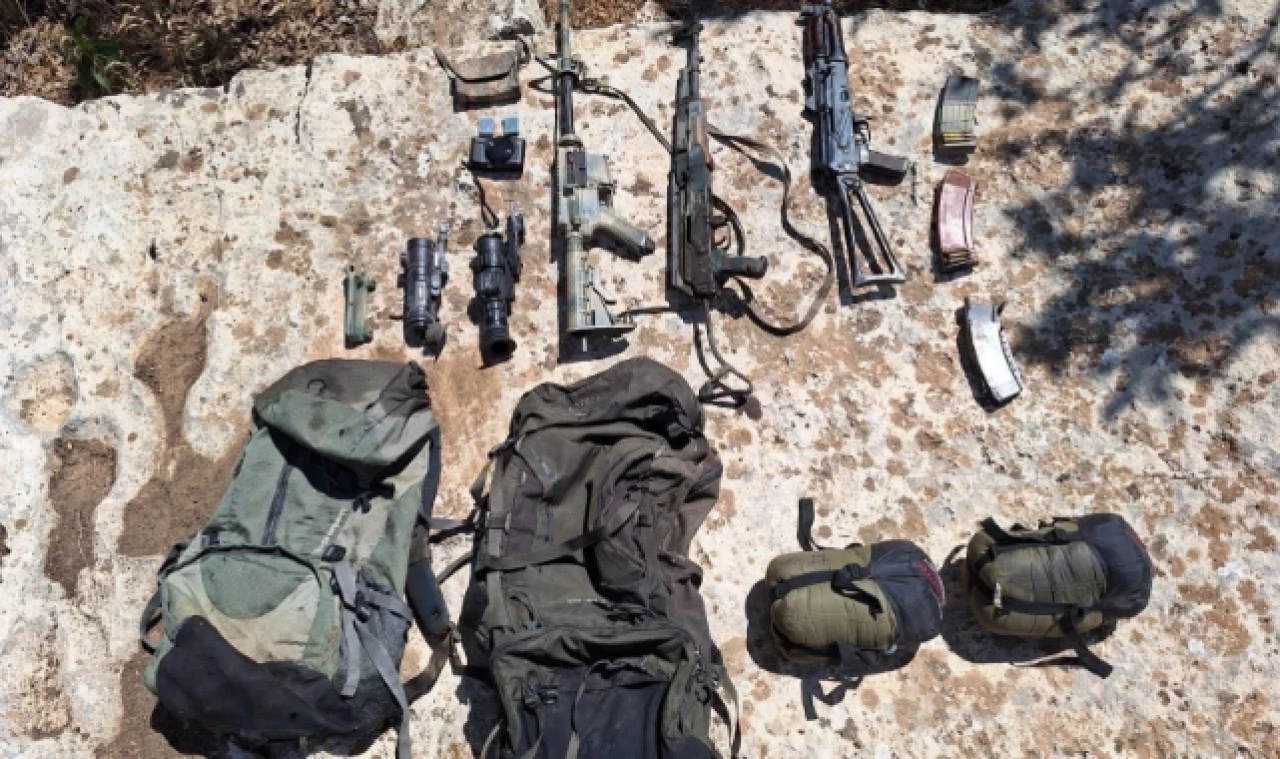 PKK’lı teröristlere ait çok sayıda silah ve mühimmatı ele geçirildi