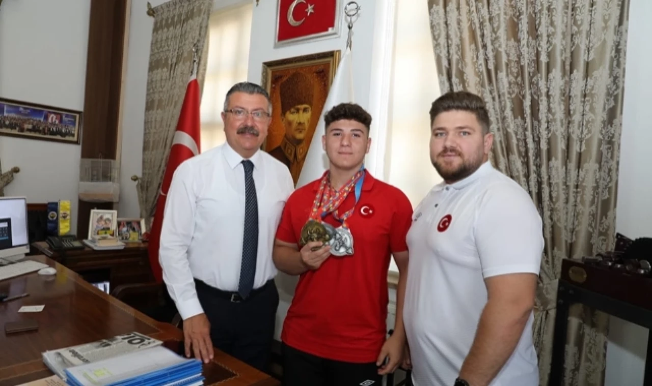 Şampiyondan Kargı'ya Ziyaret