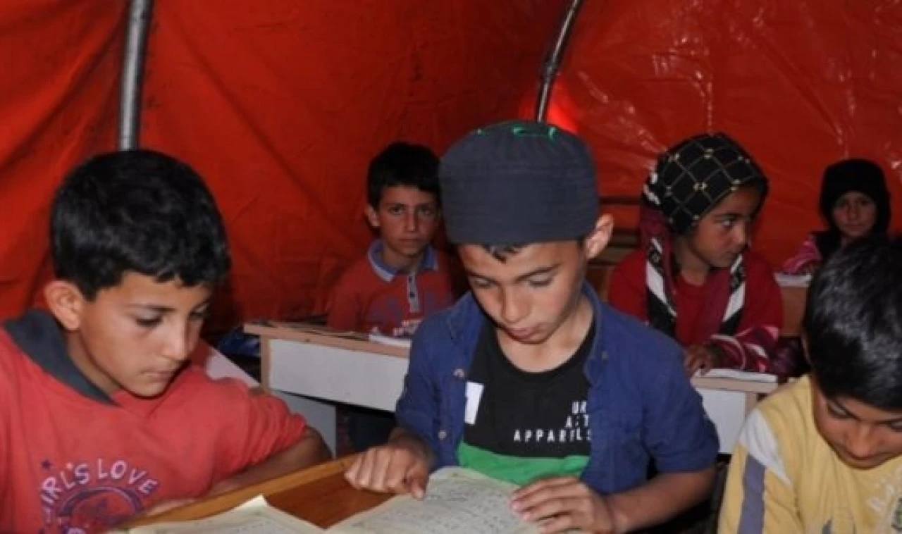Tarım İşçilerinin Çocuklarına Kur'an Eğitimi Veriliyor