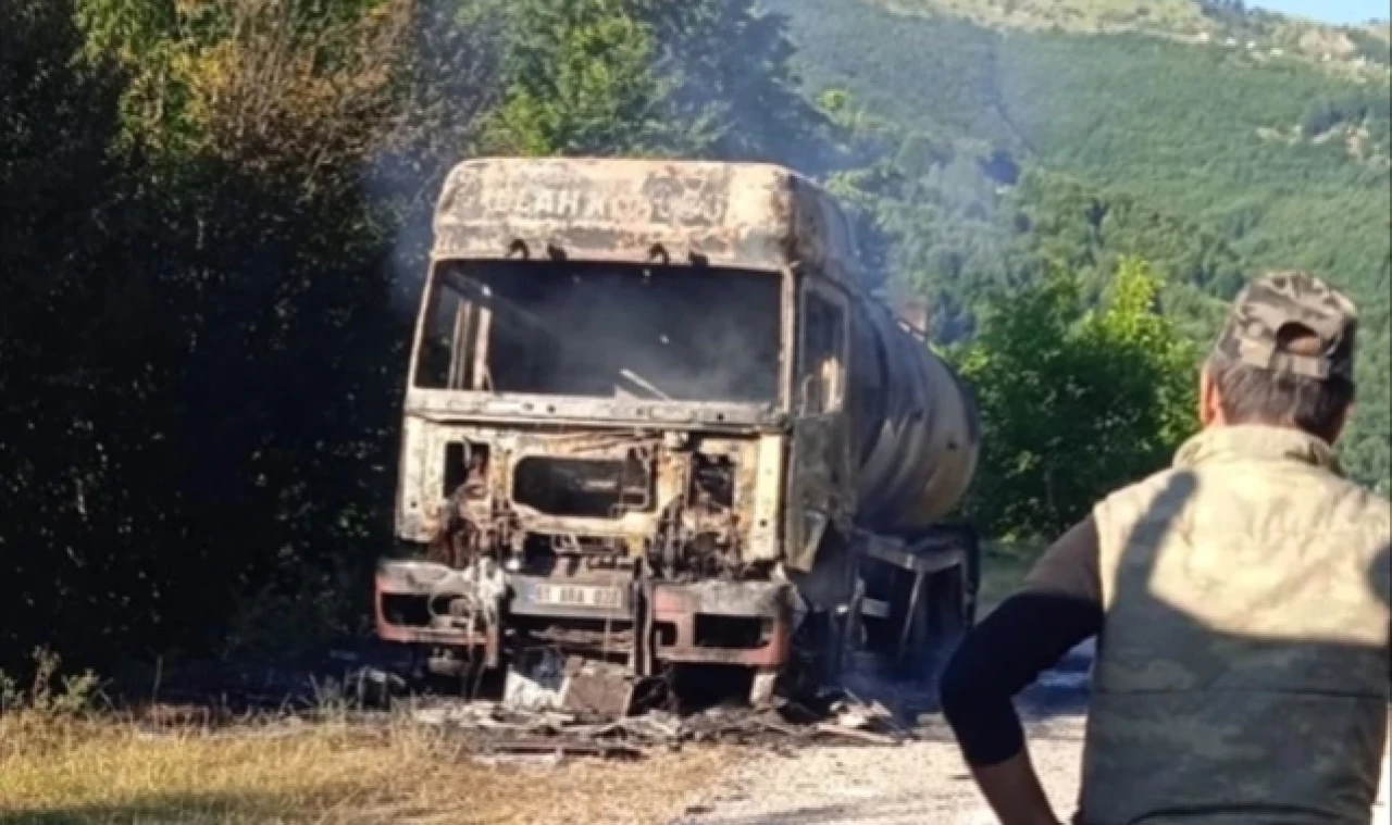 Tokat'ta zift yüklü tanker yandı