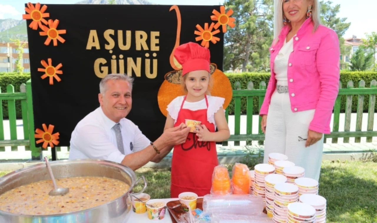 Vali Vekili Dağ, Aşure Dağıtımına katıldı