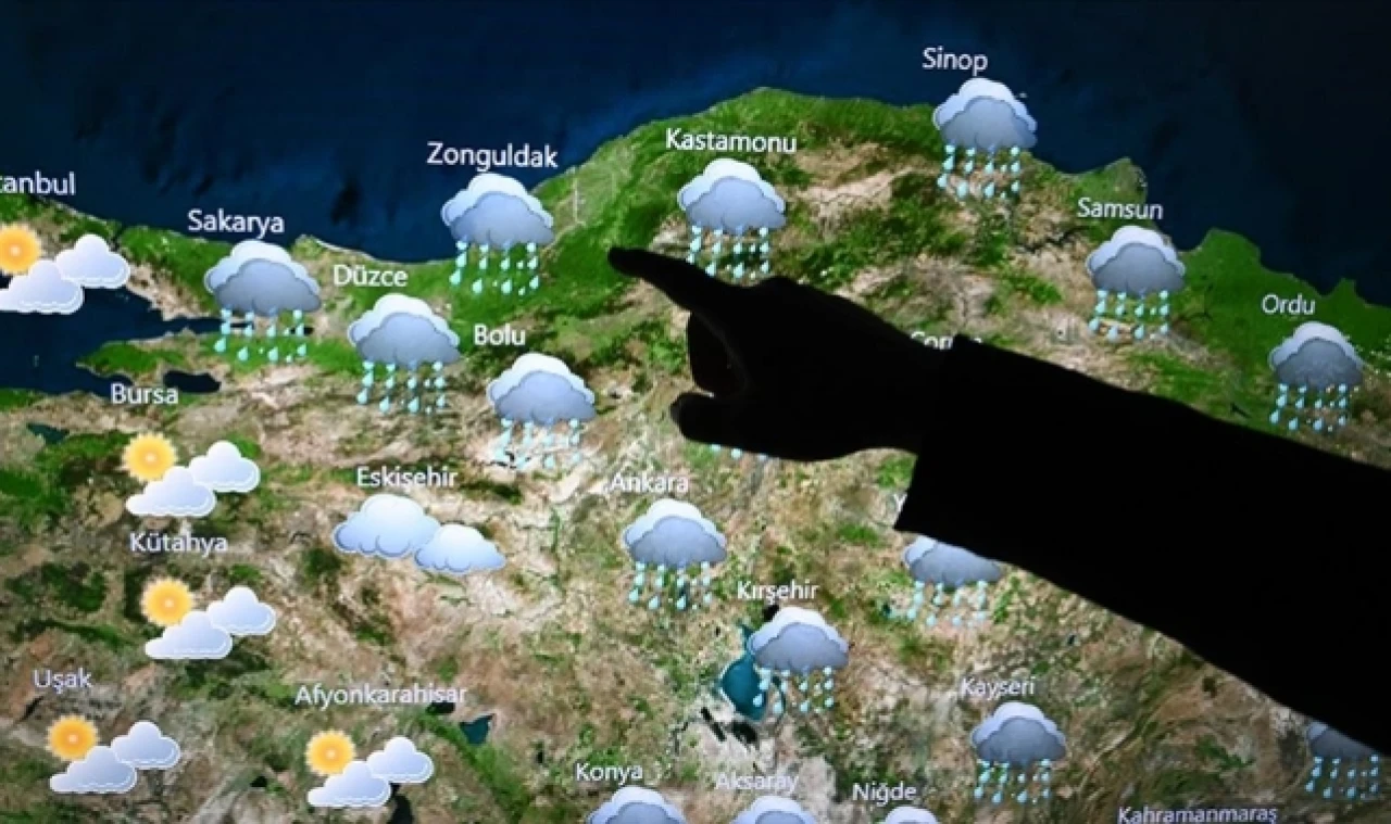 Yağışlı hava salı günü etkisini kaybedecek, sıcaklık yükselecek
