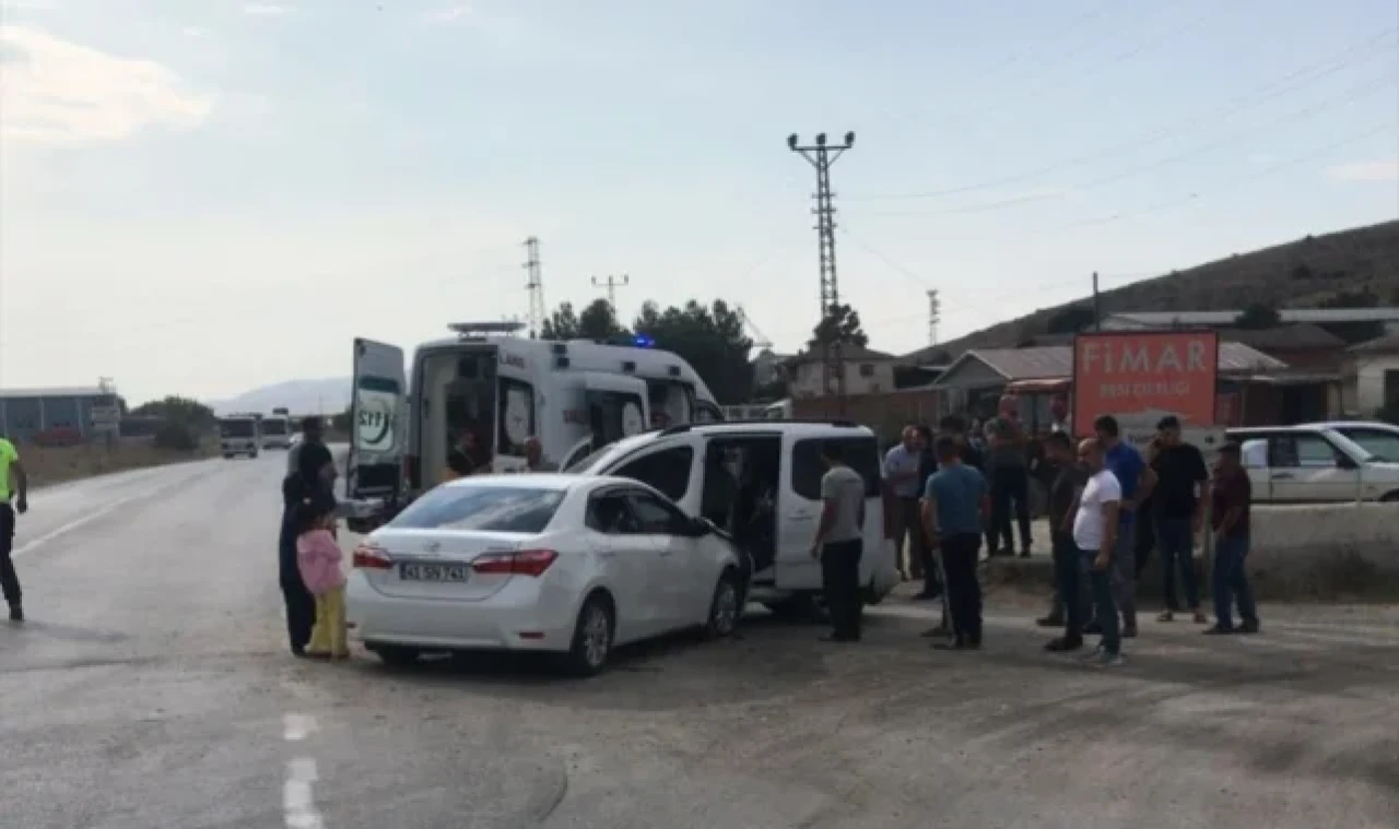 Amasya'da trafik kazası: 3 kişi yaralandı