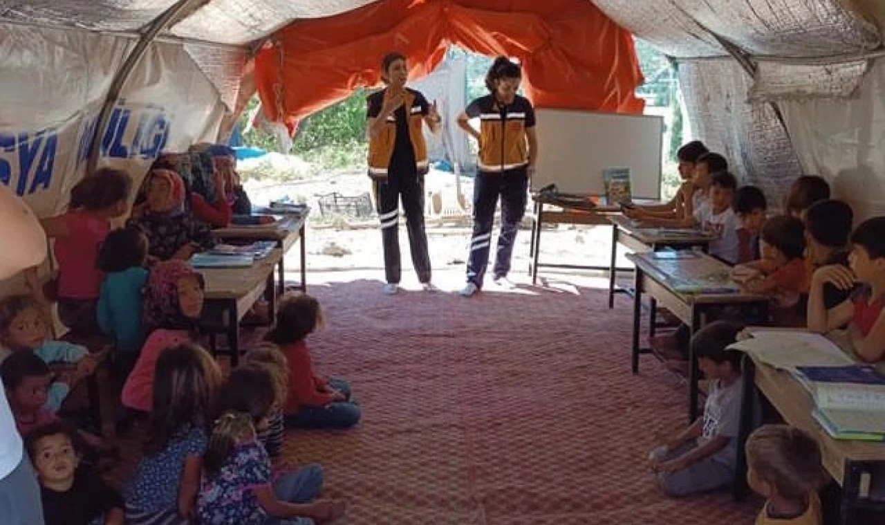 Ambulans ve meslek tanıtımı yapıldı