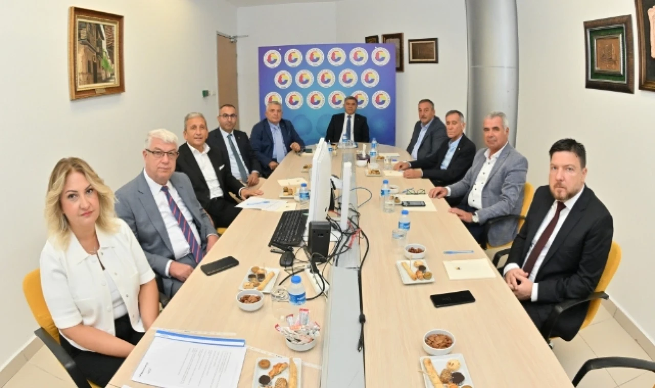 BAŞKAN ALMAÇ KOMİSYON TOPLANTISI'NA KATILDI 
