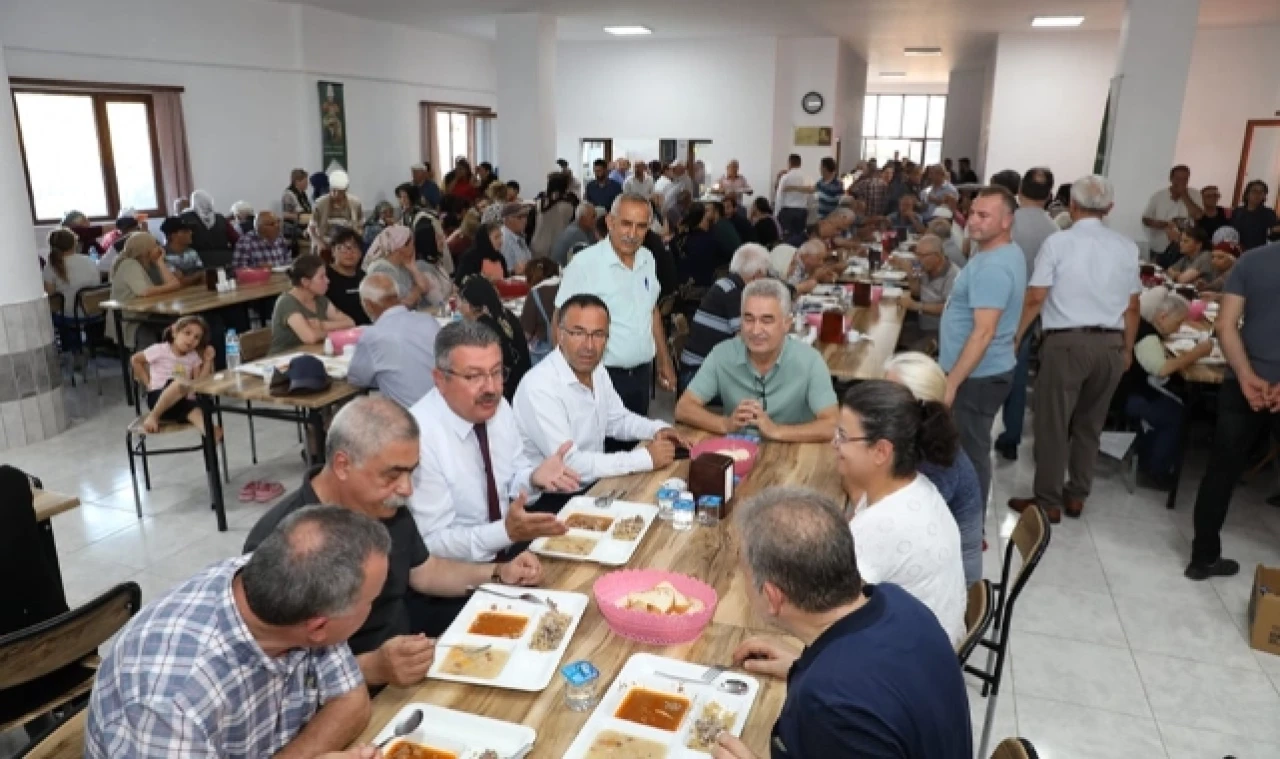 Başkan Kargı, Aşure ve Kurban Lokması İkramına Katıldı