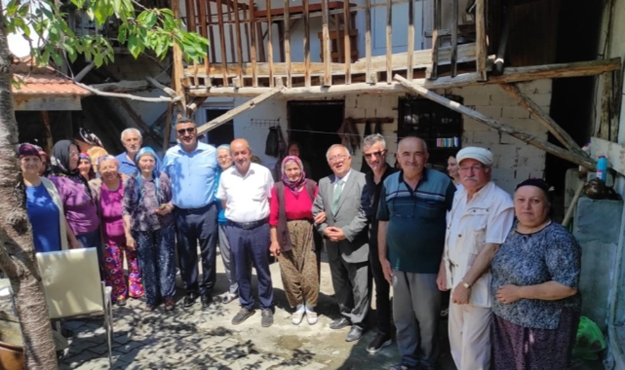 Hacıbalı Mahallesi sakinlerinden Aşure İkramı