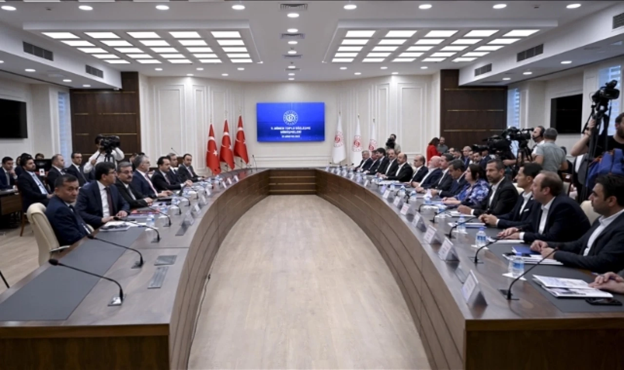 Kamu toplu sözleşme görüşmelerinde müzakere süreci yarın sona eriyor