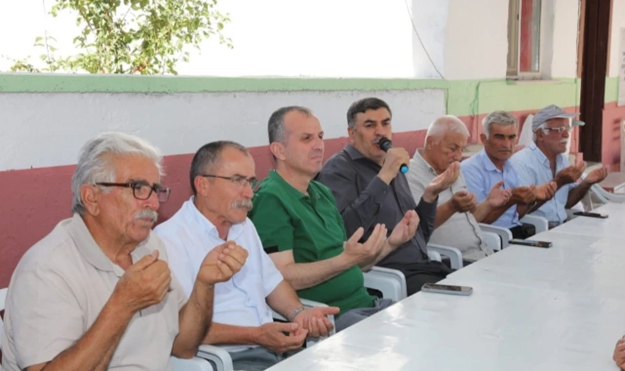 Kerbela Şehitlerini Andılar