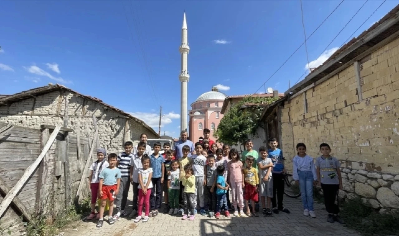 Köy Camisinin İhtiyaçları Geri Dönüşüm Projesiyle Karşılanıyor