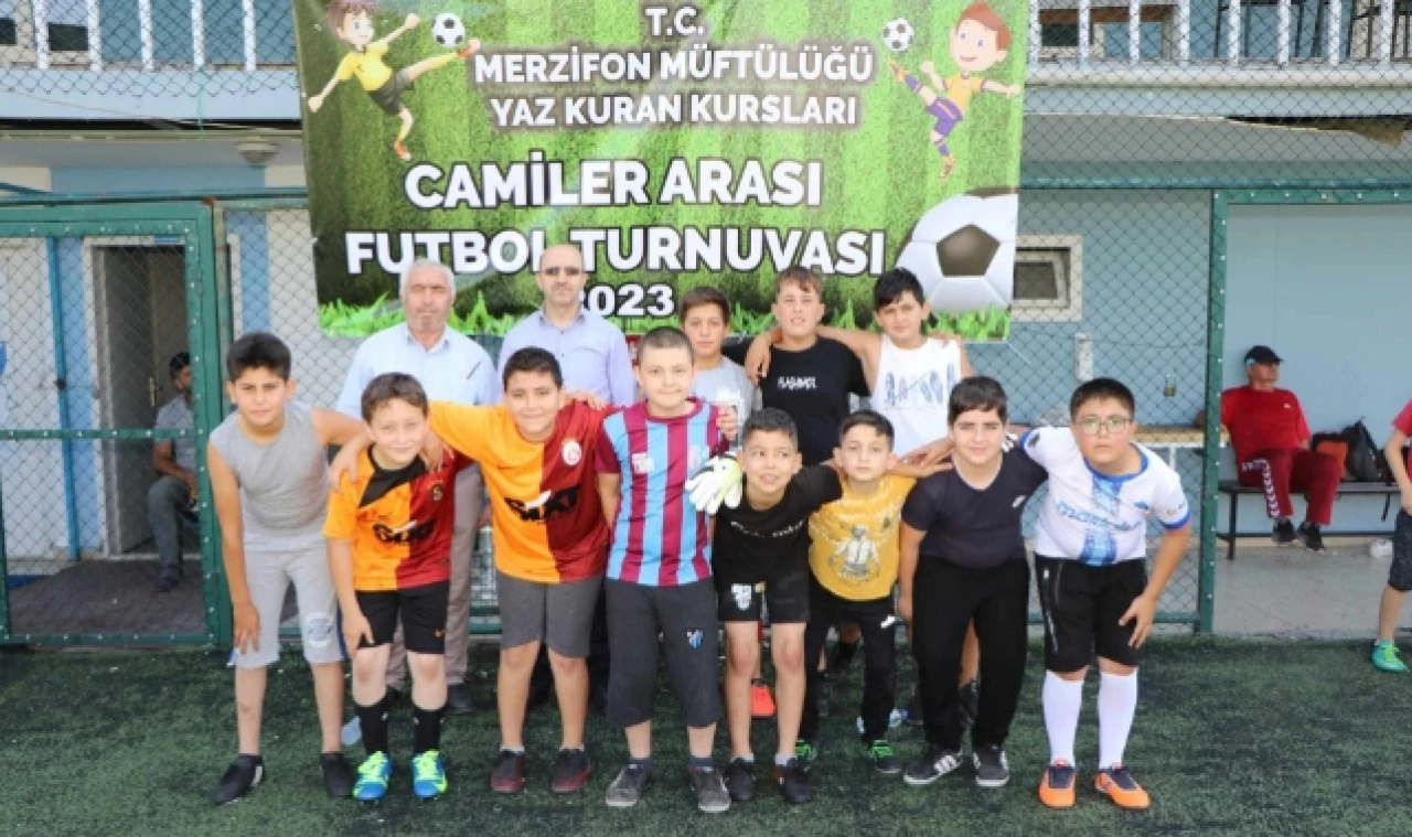 Kur’an Kursu öğrencileri sahada kozlarını paylaşıyor