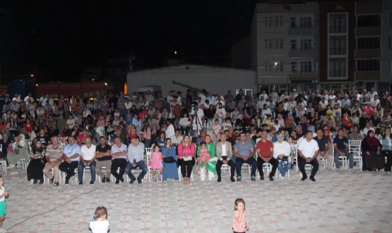 Millet Bahçesinde Konser Düzenlendi