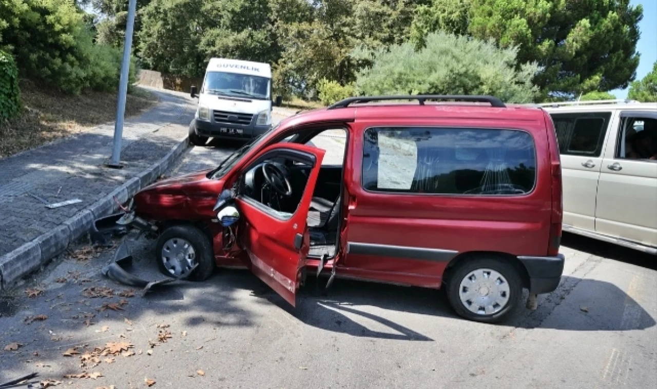 otomobil ve hafif ticari araç çarpıştı, bir kişi yaralandı