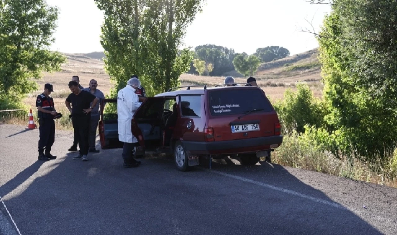 Park halindeki bir otomobilde 2 ceset bulundu!