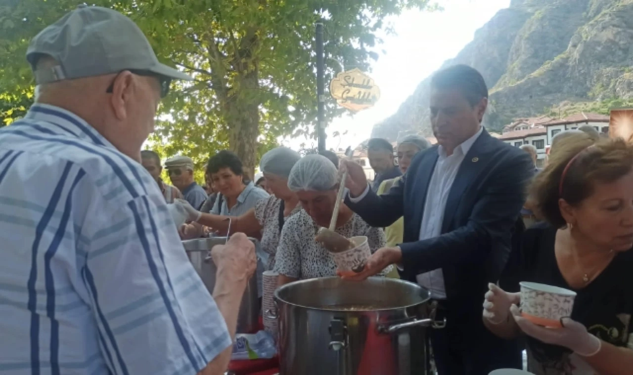 Vekil Karagöz Aşure programına katıldı