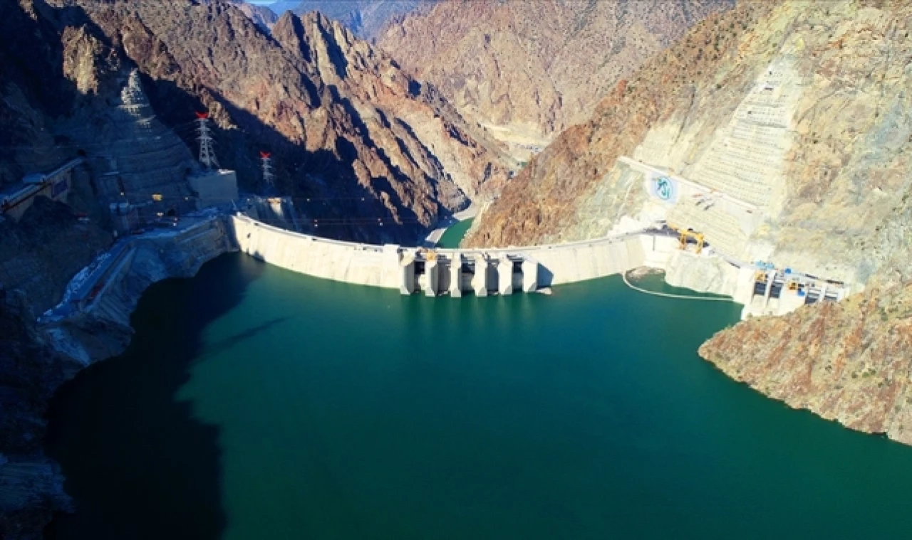Yusufeli Barajı elektrik üretimi için gün sayıyor