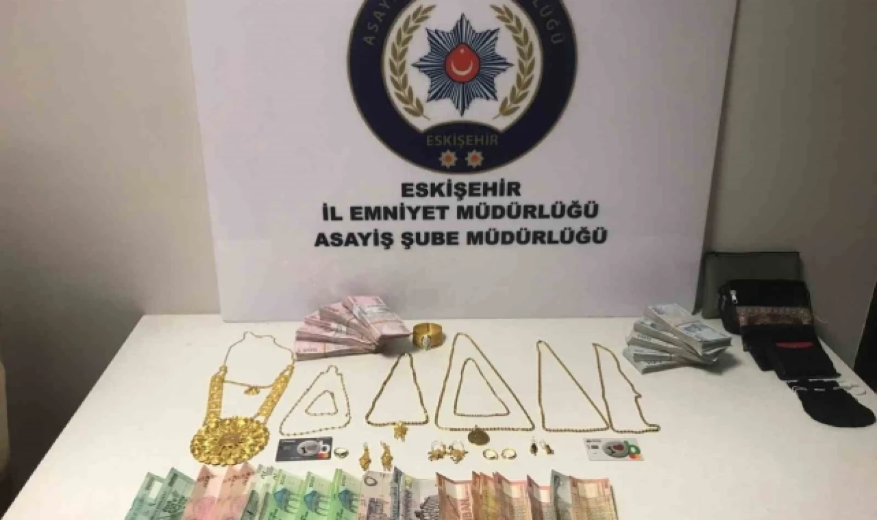 500 bin TL'lik ziynet eşyası çalan şüpheliler yakalandı