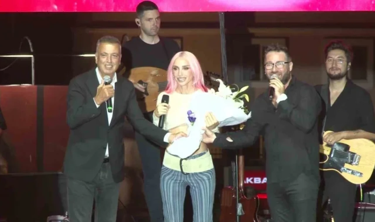 8. Ataşehir Kardeş Kültürlerin Festivali coşkuyla başladı