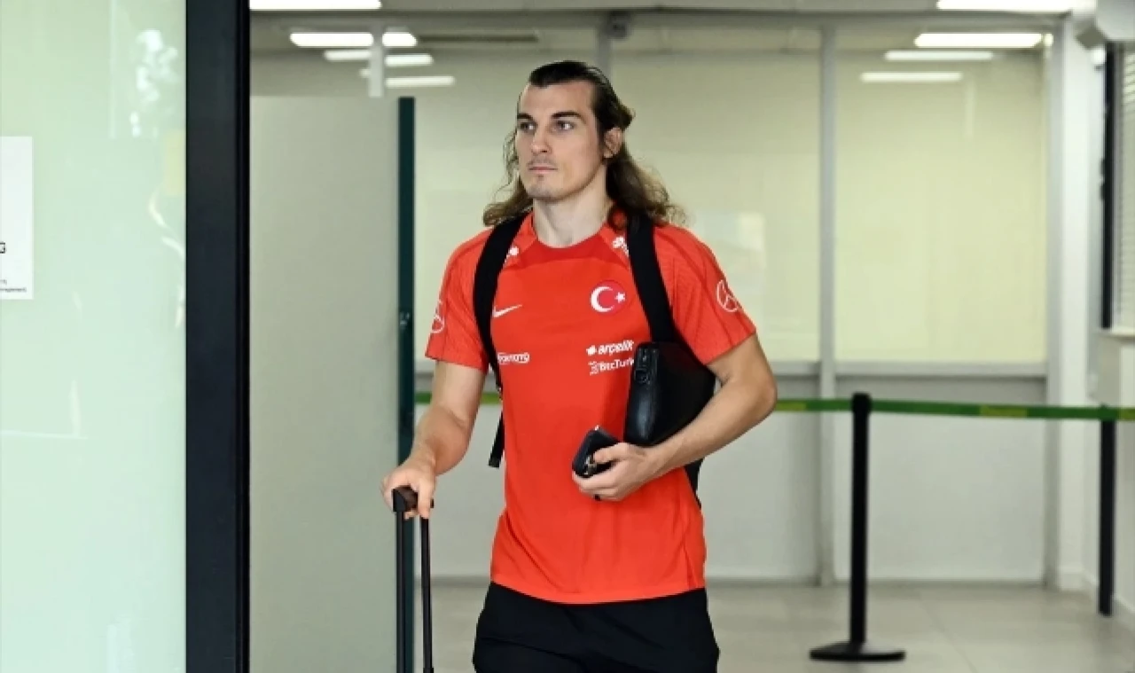 A Milli Futbol Takımı Hollanda'ya ulaştı