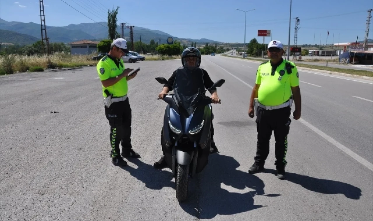 Abartı egzoz ve motosiklet denetiminde 17 sürücüye ceza!