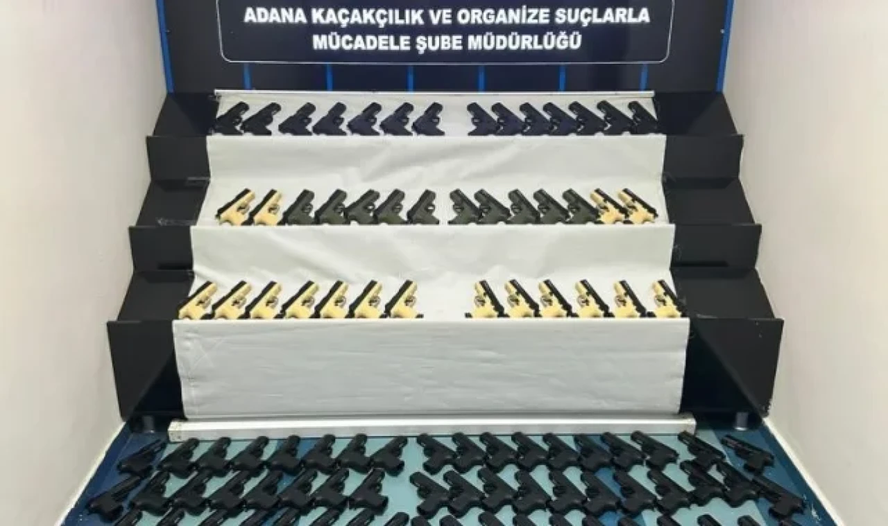 Adana polisinden silah atölyesine operasyon: 45 adet satışa hazır ruhsatsız tabanca ele geçirildi