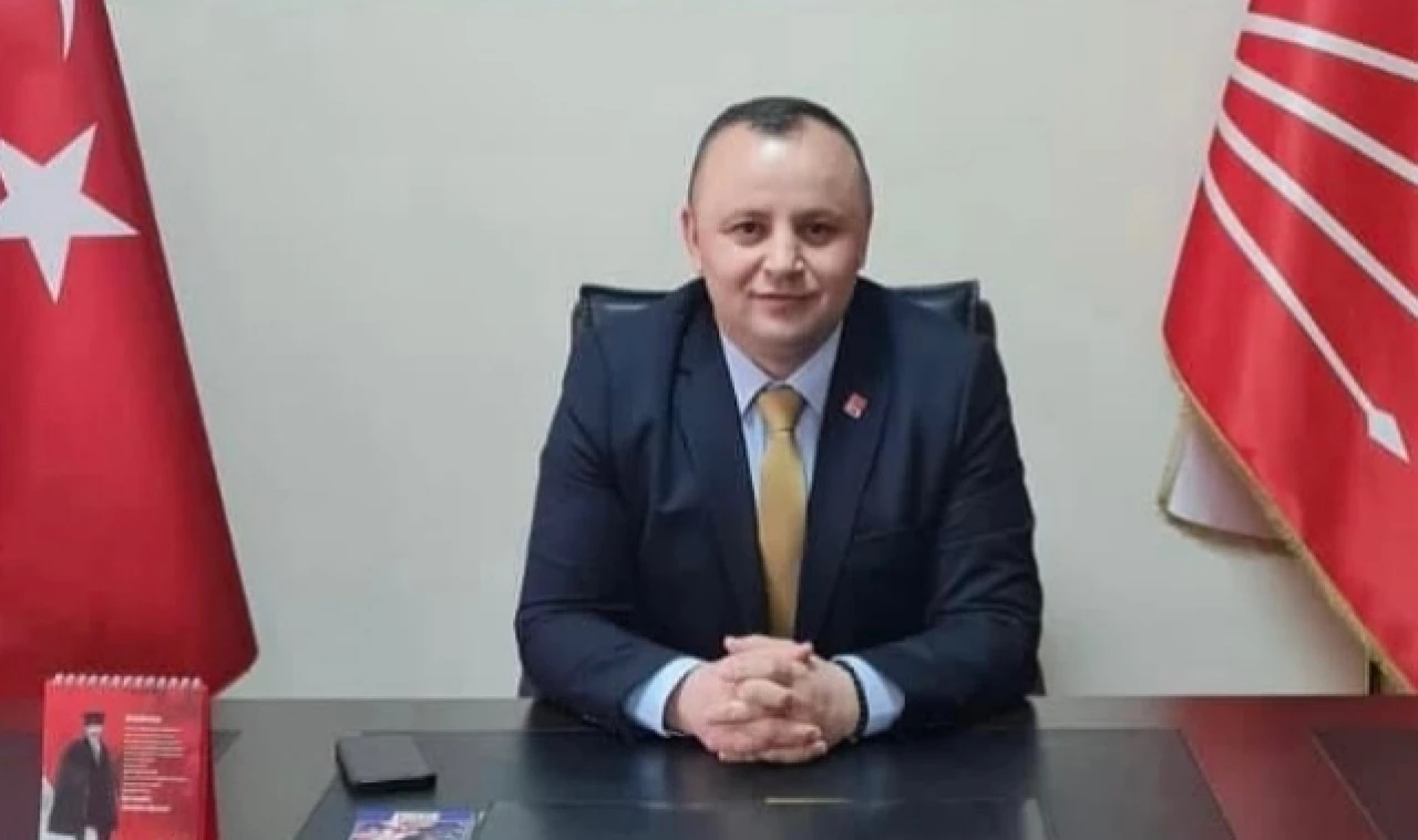 Adaylığını Açıkladı!