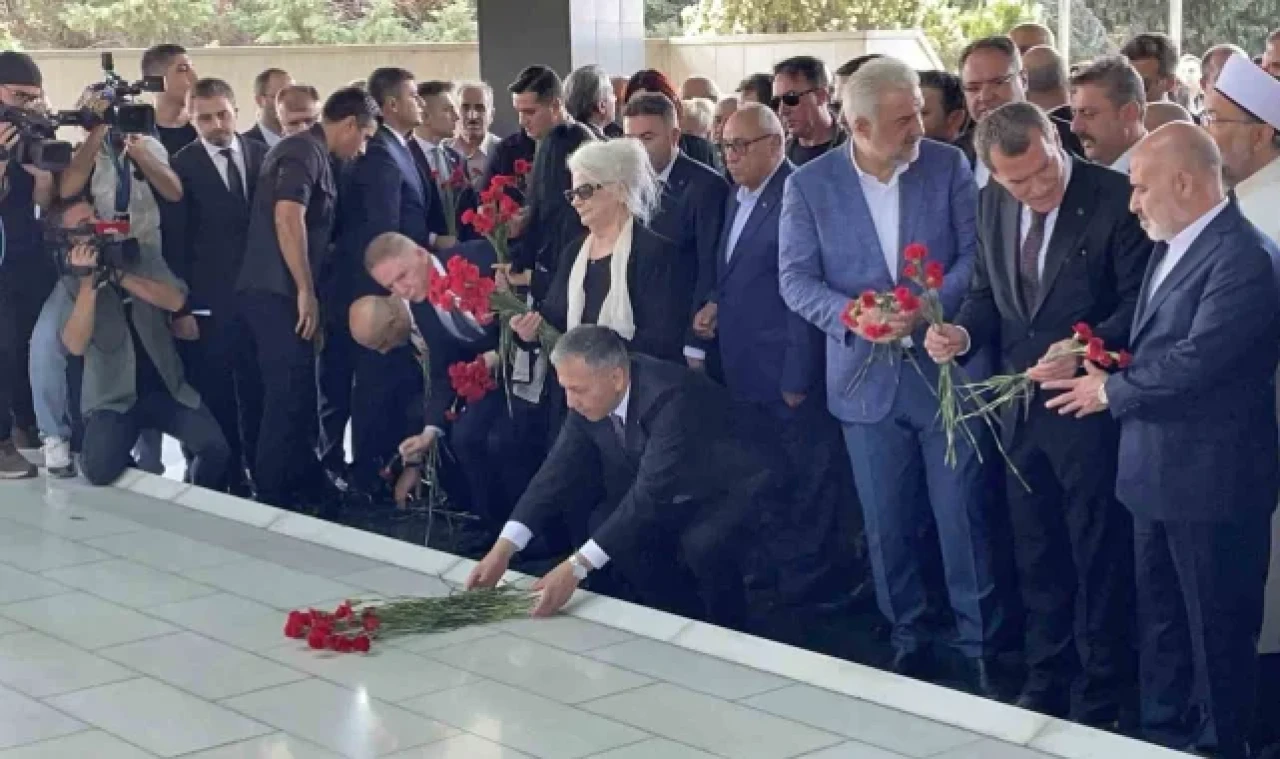Adnan Menderes ve arkadaşları mezarı başında anıldı