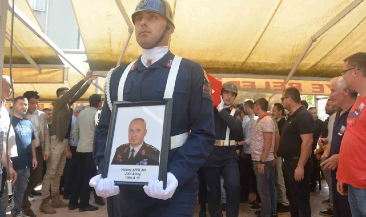 Albay Hüsrev Arslan son yolculuğuna uğurlandı