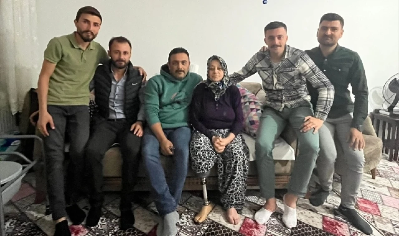 Amasya'da şeker hastası kadına protez bacak yardımı yapıldı.