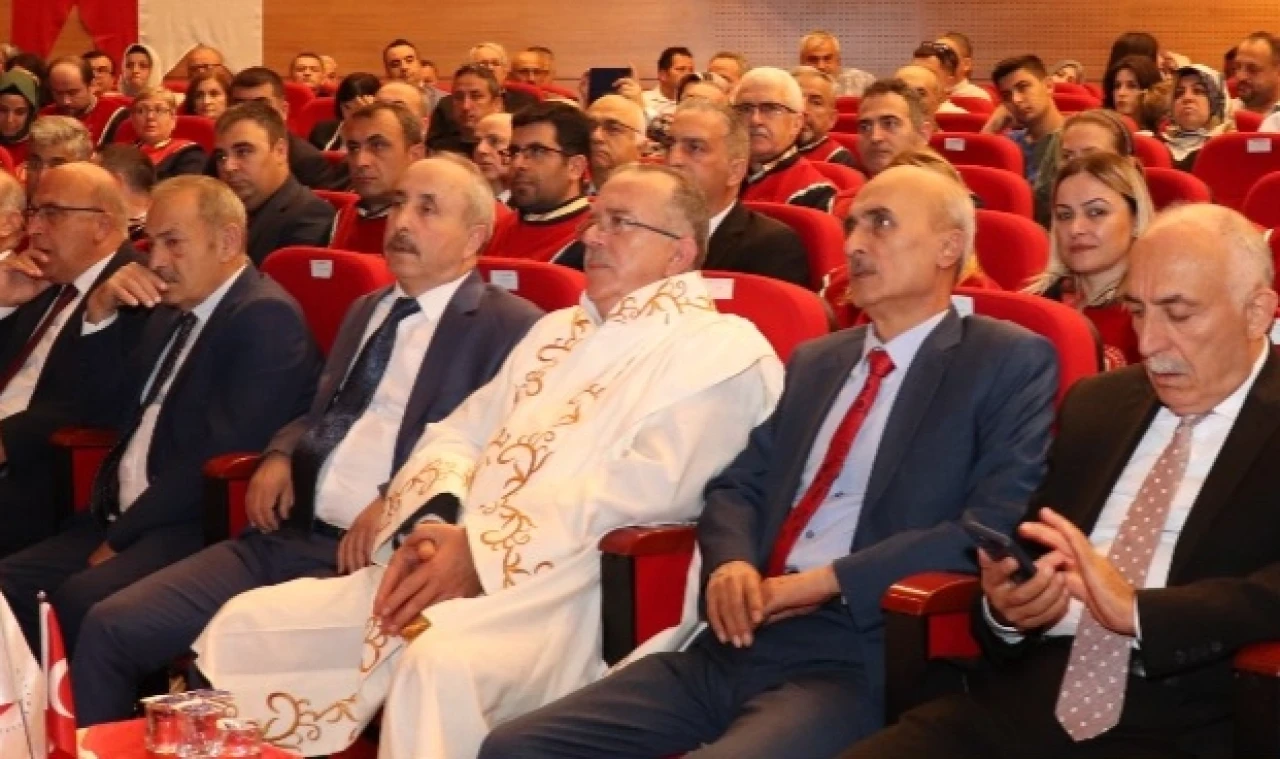 Amasya Üniversitesi Tıp Fakültesin’de  Beyaz Önlük Giyme Töreni  düzenledi.