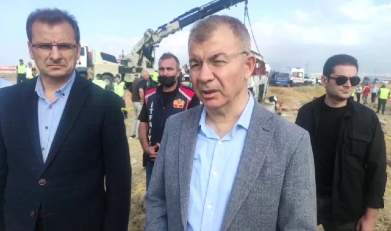 Amasya Valisi Doruk'tan feci otobüs kazası sonrası açıklama: "Herhangi bir fren izi yok, 33 yaralının tedavisi sürüyor"