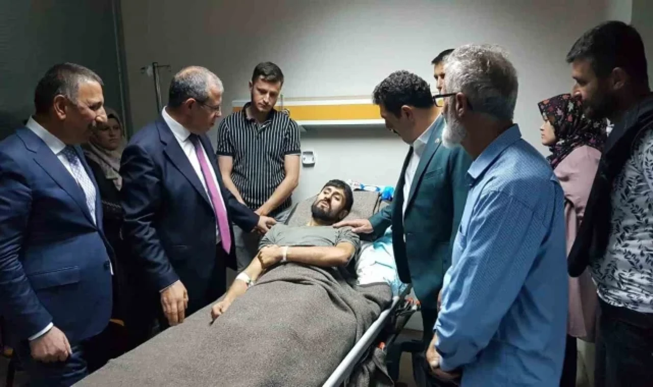 Bakan Yardımcısı Tancan, yaralı madencileri hastanede ziyaret etti