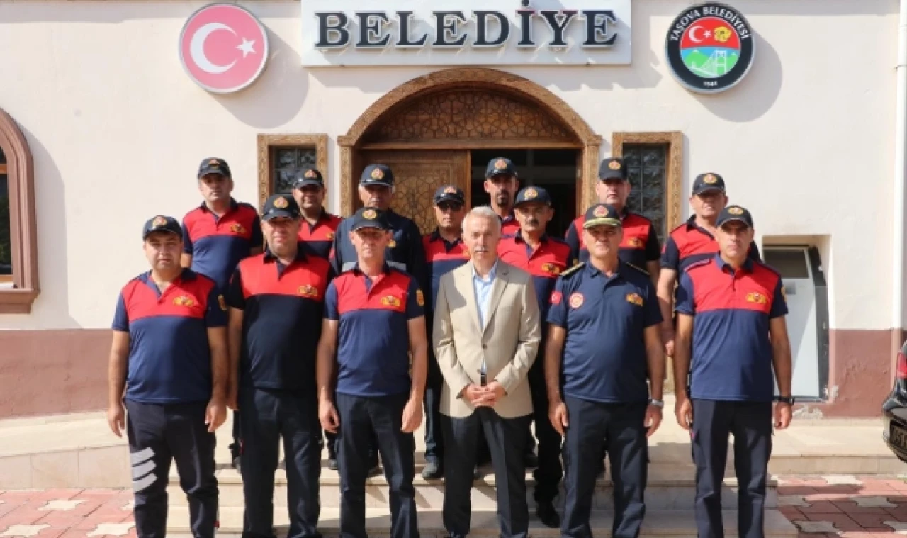Başkan Öztürk İtfaiye personeli ile bir araya geldi.