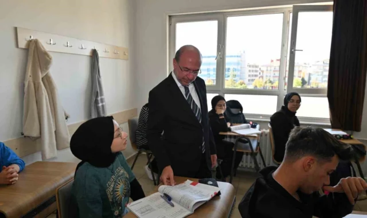 Başkan Pekyatırmacı: "Lise öğrencilerimize bin 500 TL eğitim desteğinde bulunacağız"