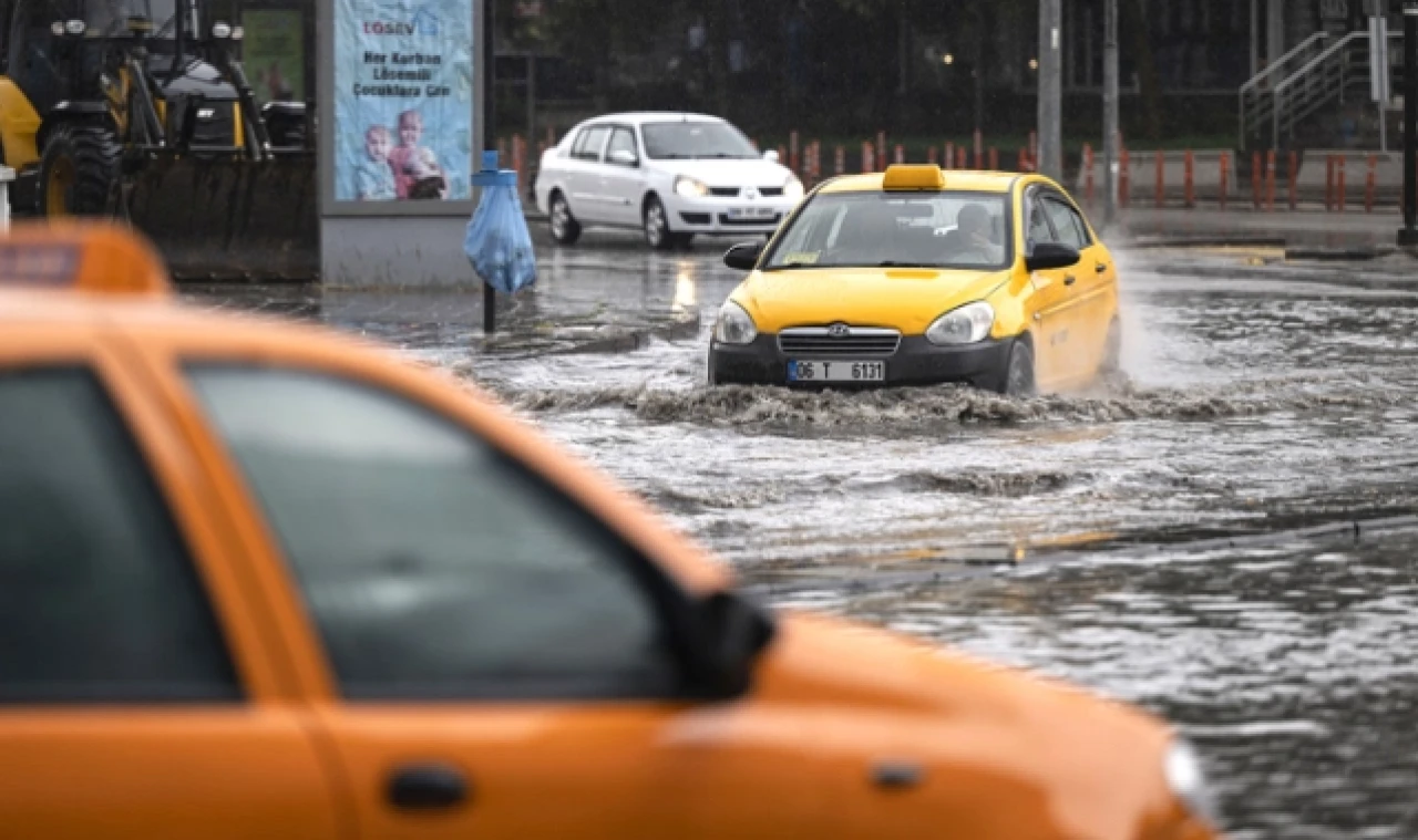 Başkentte sağanak hayatı olumsuz etkiledi