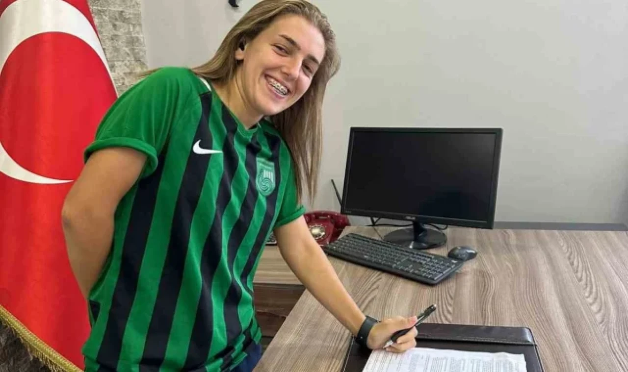 Bilecikspor Bayan Futbol Takımı'ndan 1. Lig'e transferler