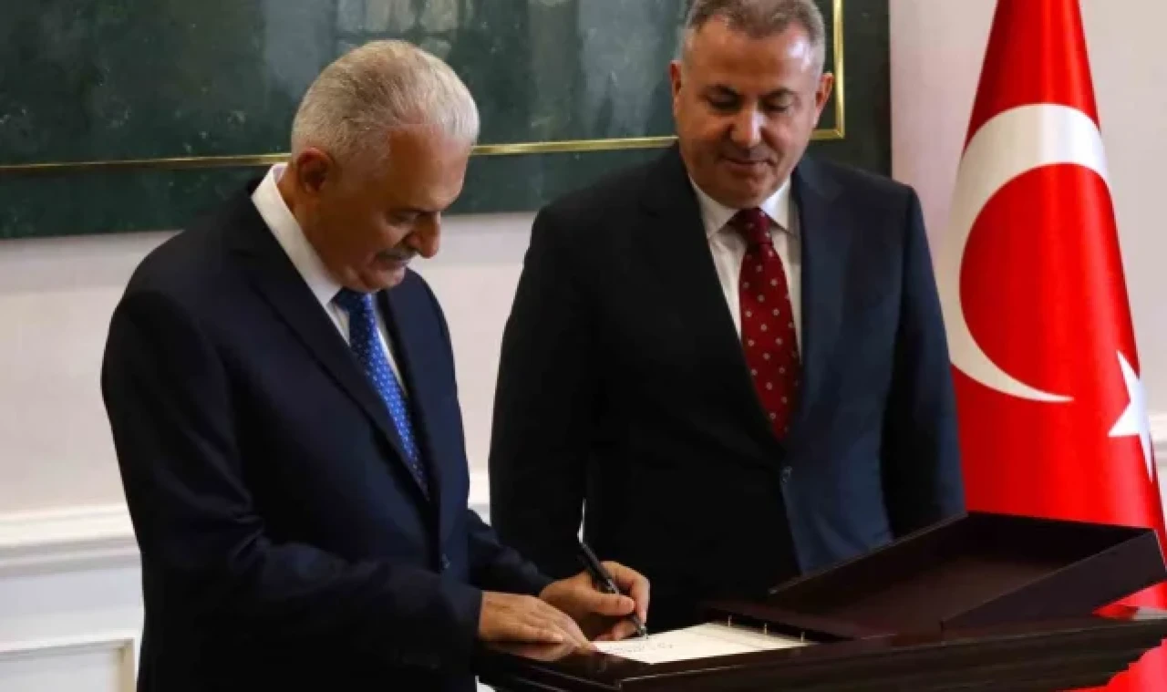 Binali Yıldırım'dan İzmir Valiliğine ziyaret