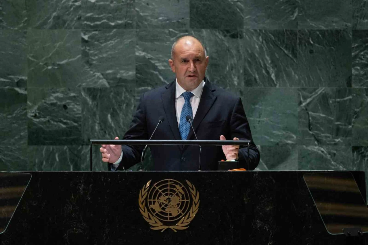 Bulgaristan Cumhurbaşkanı Radev: "Rusya'yı nükleer savaşın ve silahlanma yarışının engellenmesine yönelik ortak deklarasyona bağlılığını ortaya koymaya davet ediyoruz"