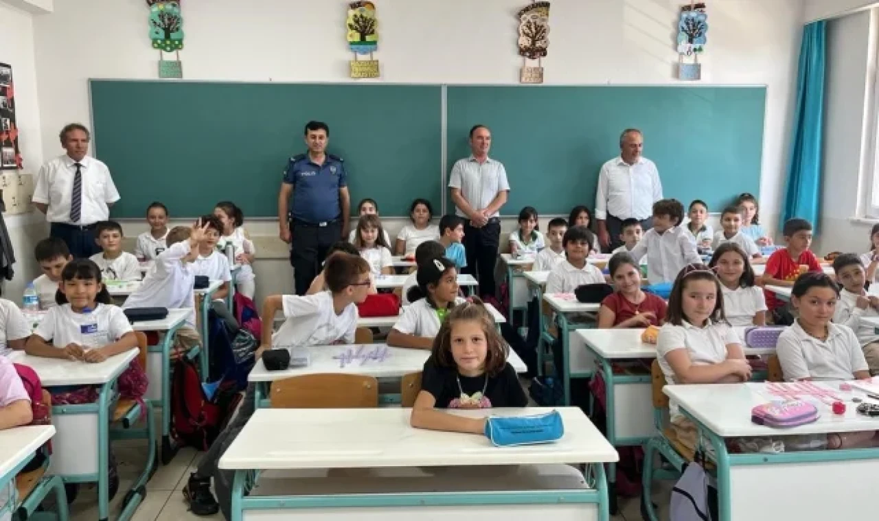 Bursa'da Okul Polisi, eğitim kurumları çevresinde kuş uçurtmuyor