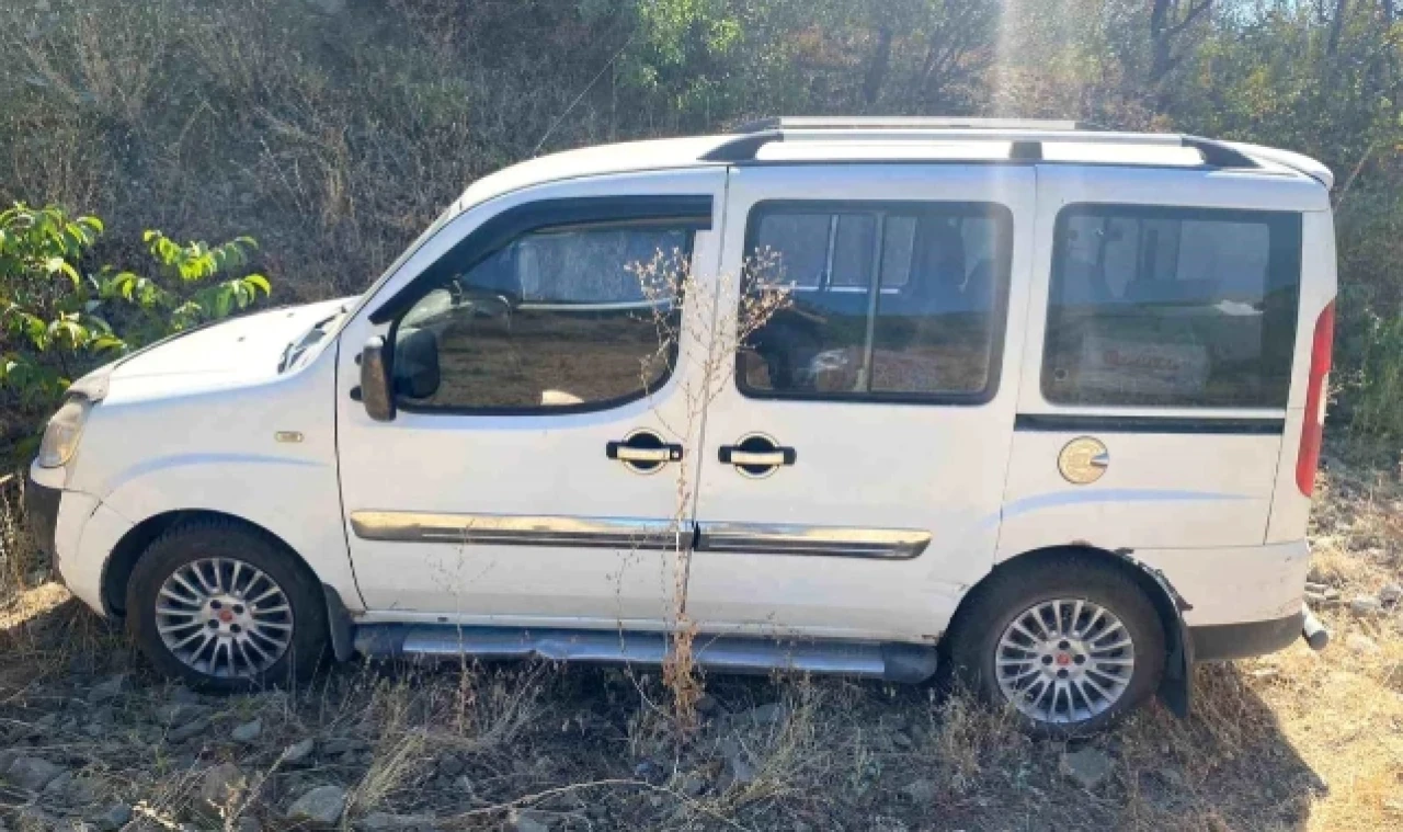 Çalınan araç ormanlık alanda terkedilmiş halde bulundu
