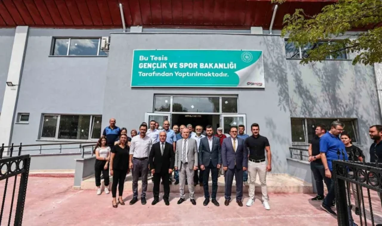 Çardak Kapalı Spor Salonu ve Gençlik Merkezi tamamlandı