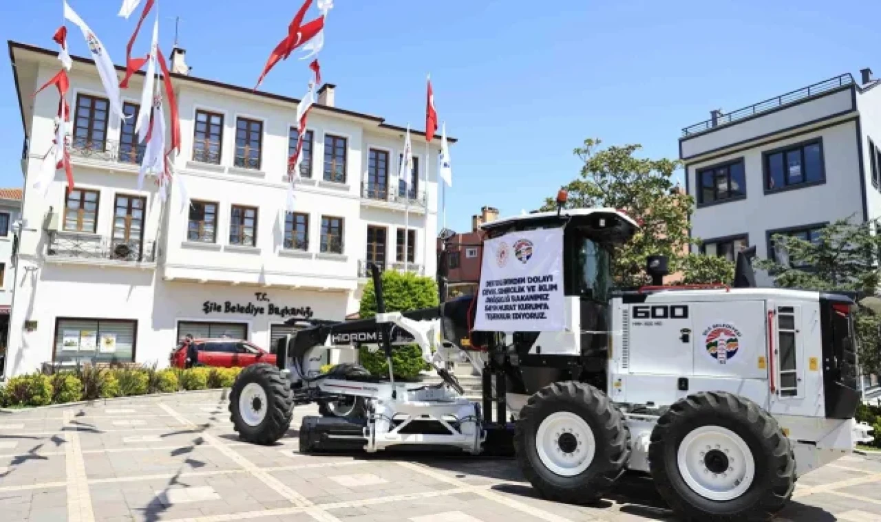 Çevre Şehircilik ve İklim Değişiklik Bakanlığı'ndan Şile'ye Greyder Hizmet Aracı hibe edildi