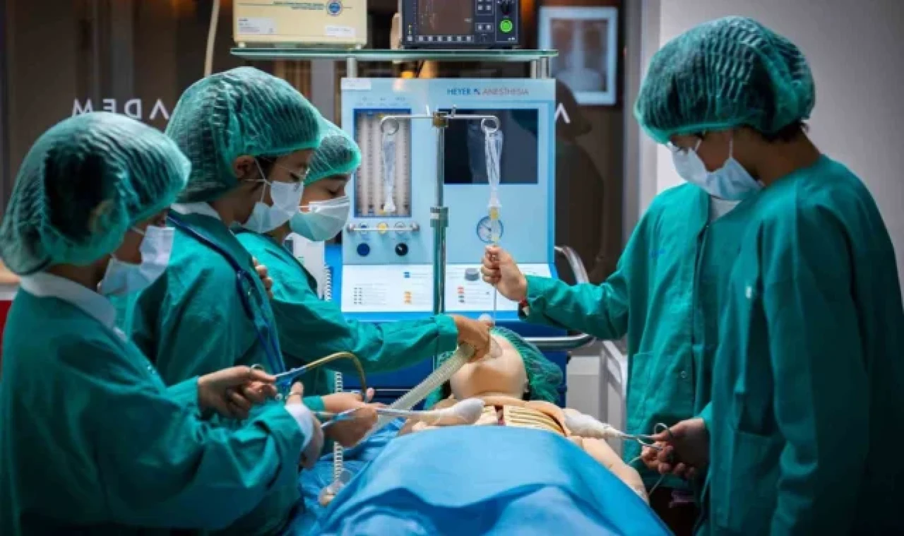 Çocuklar, ebeveynlerini KidZania'ya götürüyor