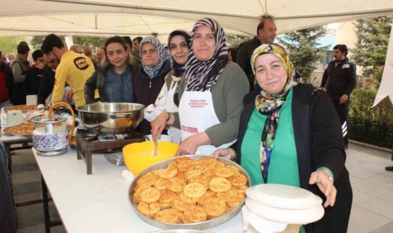 Coğrafi işaretli tüm yemekleri yapıyorlar